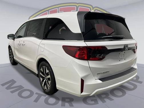 Platinum White Pearl 2026 Honda Odyssey EX-L