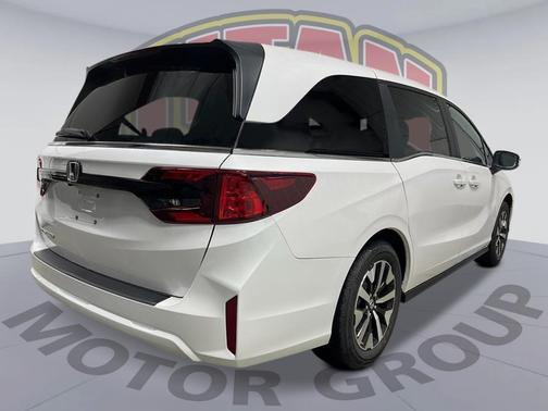 Platinum White Pearl 2026 Honda Odyssey EX-L
