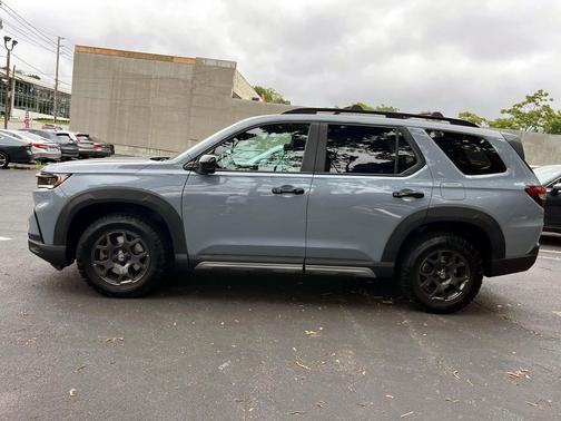 Sonic Gray Pearl 2023 Honda Pilot AWD TrailSport