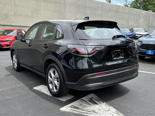 BLK 2023 Honda HR-V LX