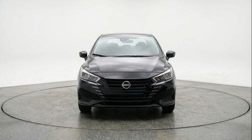 Super Black 2025 Nissan Versa 1.6 SV