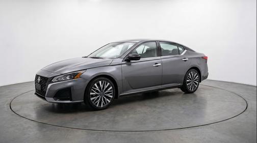 Gun Metallic 2025 Nissan Altima SV FWD