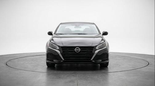 Super Black 2025 Nissan Altima SV FWD