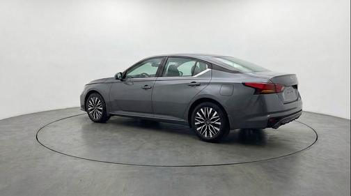 Gun Metallic 2025 Nissan Altima SV FWD