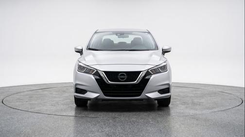Brilliant Silver Metallic 2025 Nissan Versa 1.6 SV