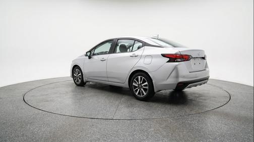Brilliant Silver Metallic 2025 Nissan Versa 1.6 SV