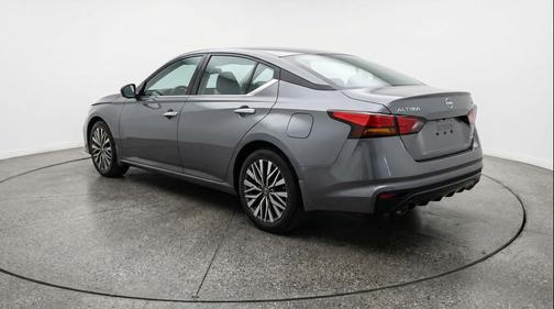 Gun Metallic 2025 Nissan Altima SV FWD