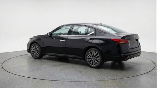 Super Black 2025 Nissan Altima SV FWD