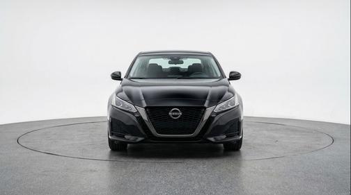 Super Black 2025 Nissan Altima SV FWD