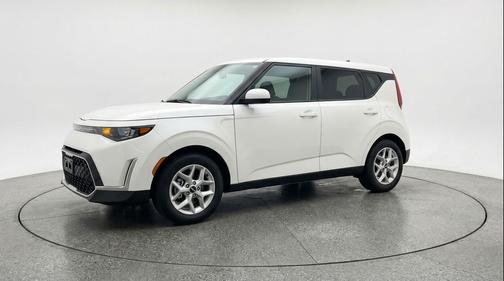 Snow White Pearl 2025 Kia Soul LX