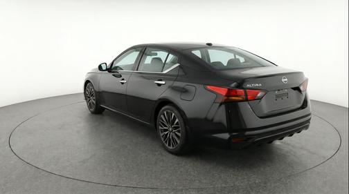 Super Black 2025 Nissan Altima SV FWD
