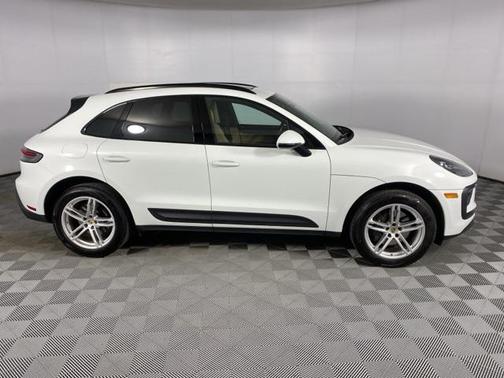 2024 Porsche Macan Base