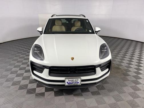2024 Porsche Macan Base