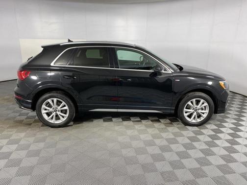 2022 Audi Q3 45 S line Premium