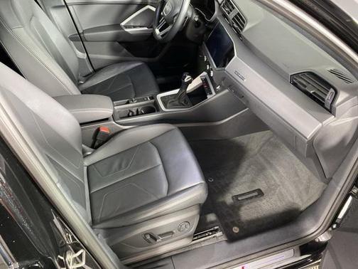 2022 Audi Q3 45 S line Premium