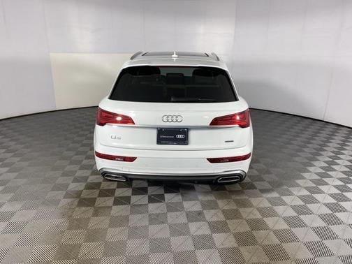 2024 Audi Q5 45 S line Premium