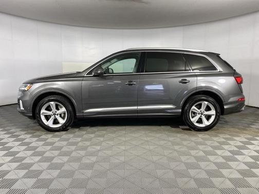2024 Audi Q7 45 Premium Plus