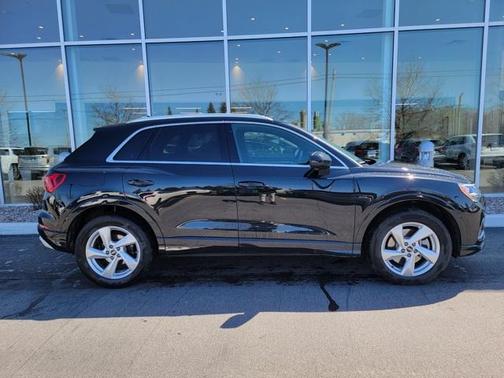 2022 Audi Q3 40 Premium