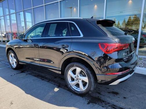 2022 Audi Q3 40 Premium