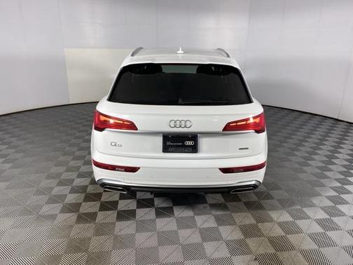 2024 Audi Q5 45 S line Premium