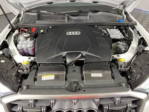 2025 Audi Q7 Premium Plus 55 TFSI quattro Tiptronic