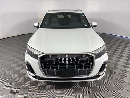 2025 Audi Q7 Premium Plus 55 TFSI quattro Tiptronic