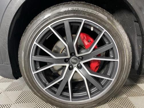2022 Audi Q8 55 Premium Plus