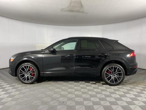 2022 Audi Q8 55 Premium Plus