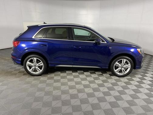 2022 Audi Q3 45 S line Premium