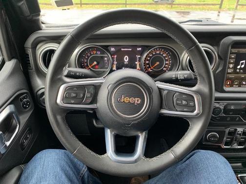 2023 Jeep Gladiator OVERLAND