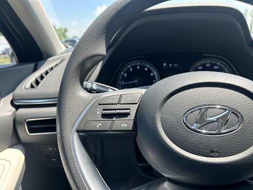 2022 Hyundai SONATA SEL