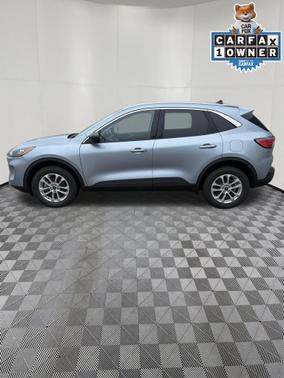 Blue Silver Metallic 2022 Ford Escape SE