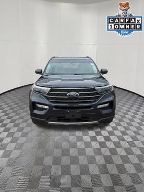 Blue Metallic 2022 Ford Explorer XLT