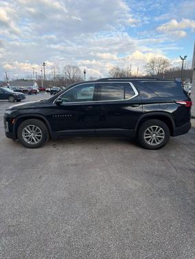 Mosaic Black Metallic 2023 Chevrolet Traverse LT Cloth