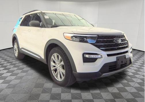 White Metallic 2023 Ford Explorer XLT
