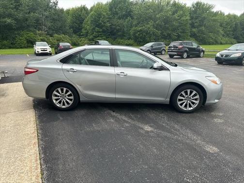 Celestial Silver Metallic 2017 Toyota Camry XLE