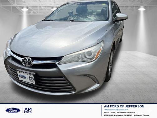 Celestial Silver Metallic 2017 Toyota Camry XLE