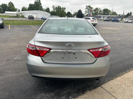 Celestial Silver Metallic 2017 Toyota Camry XLE
