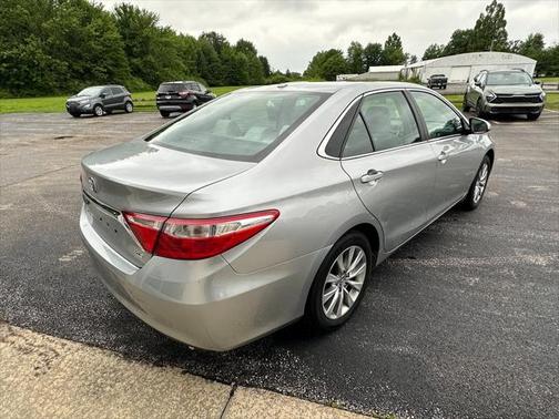 Celestial Silver Metallic 2017 Toyota Camry XLE