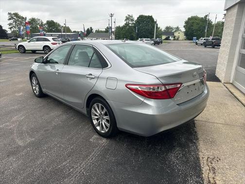 Celestial Silver Metallic 2017 Toyota Camry XLE