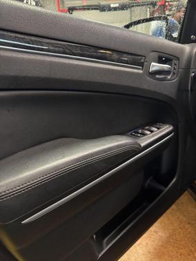 2023 Chrysler 300 Touring