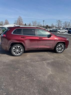 2019 Jeep Cherokee Overland