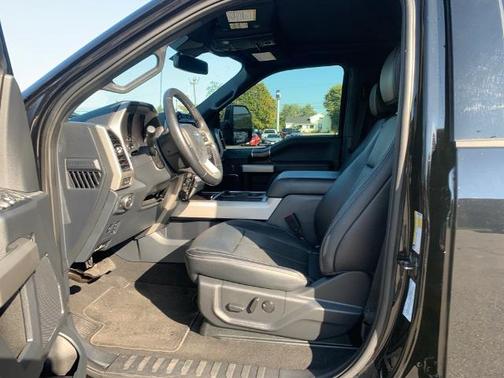 2022 Ford F-350 LARIAT SUPER DUTY