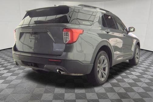 Gray Metallic 2022 Ford Explorer XLT