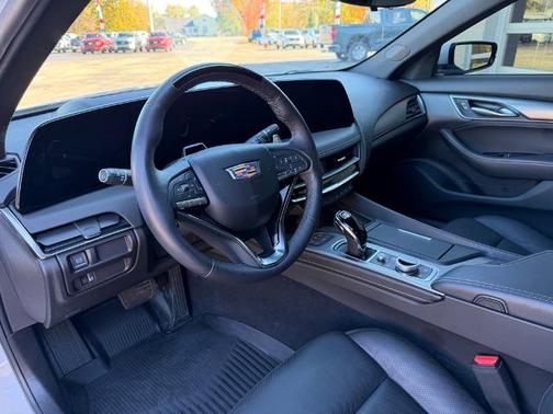 2025 Cadillac CT5 PREMIUM LUXURY