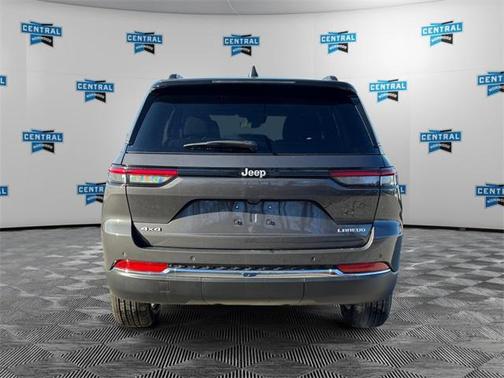 2025 Jeep Grand Cherokee Laredo