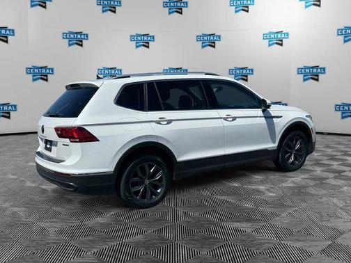 Opal White Pearl 2023 Volkswagen Tiguan 2.0T SE 4MOTION