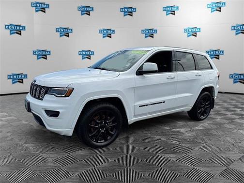 2022 Jeep Grand Cherokee Laredo
