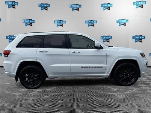 2022 Jeep Grand Cherokee Laredo