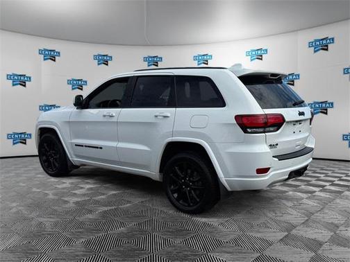 2022 Jeep Grand Cherokee Laredo